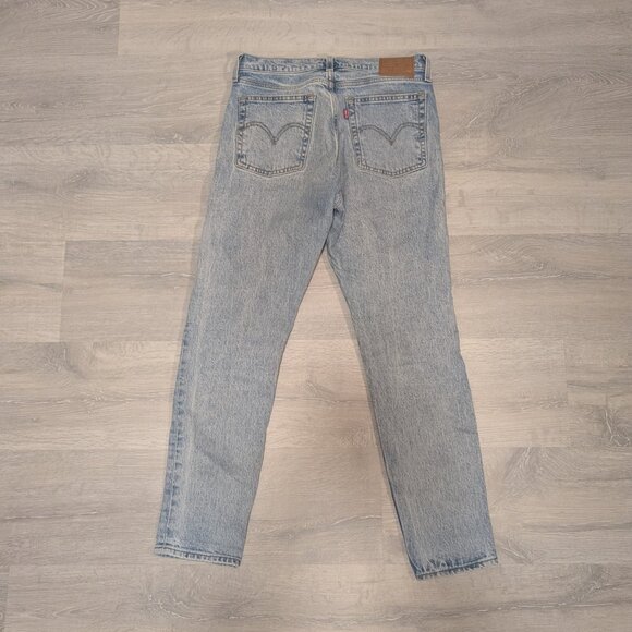 Levi's Light Wash Jeans - Picture 2 of 8